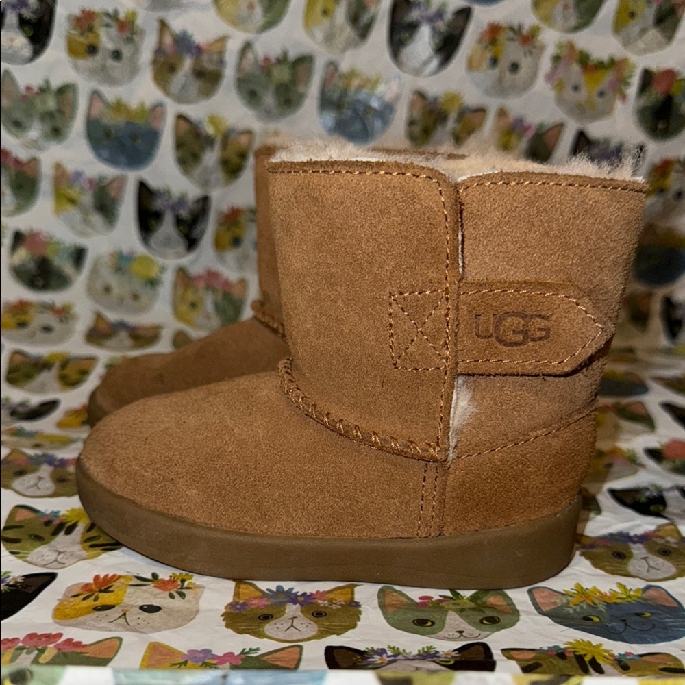 UGG Chestnut Suede Toddler Boots NWOT No Box Size 04/05 Toddler